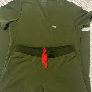 Figs Martini Olive green set